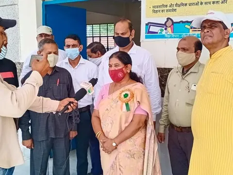 75वां स्वतंत्रता दिवस: नगली रजापुर एसडीएमसी स्कूल में ध्वजारोहण — 24
