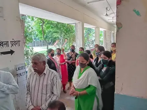 75वां स्वतंत्रता दिवस: सराय काले खां एसडीएमसी प्राइमरी स्कूल में ध्वजारोहण — 7