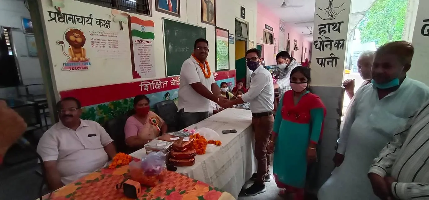75वां स्वतंत्रता दिवस: सराय काले खां एसडीएमसी प्राइमरी स्कूल में ध्वजारोहण — तस्वीर 9 में से 29