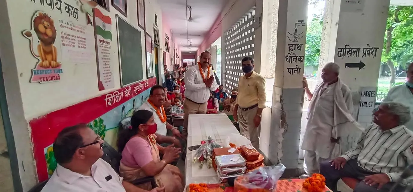 75वां स्वतंत्रता दिवस: सराय काले खां एसडीएमसी प्राइमरी स्कूल में ध्वजारोहण — तस्वीर 10 में से 29