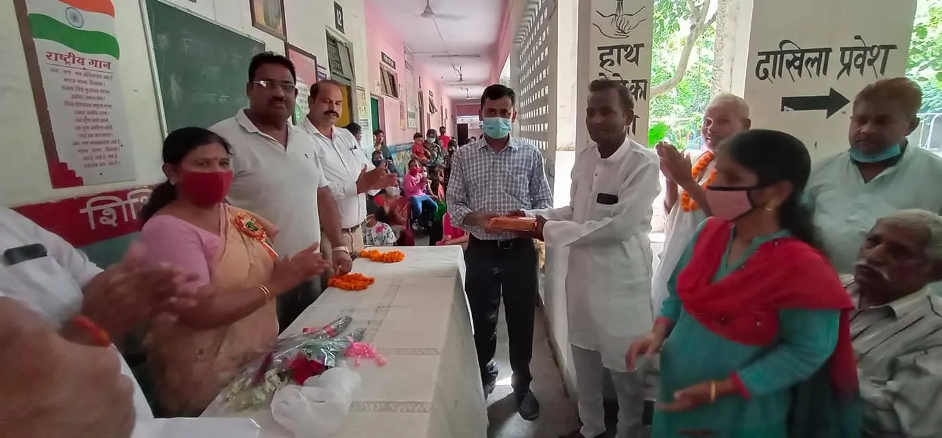 75वां स्वतंत्रता दिवस: सराय काले खां एसडीएमसी प्राइमरी स्कूल में ध्वजारोहण — तस्वीर 19 में से 29