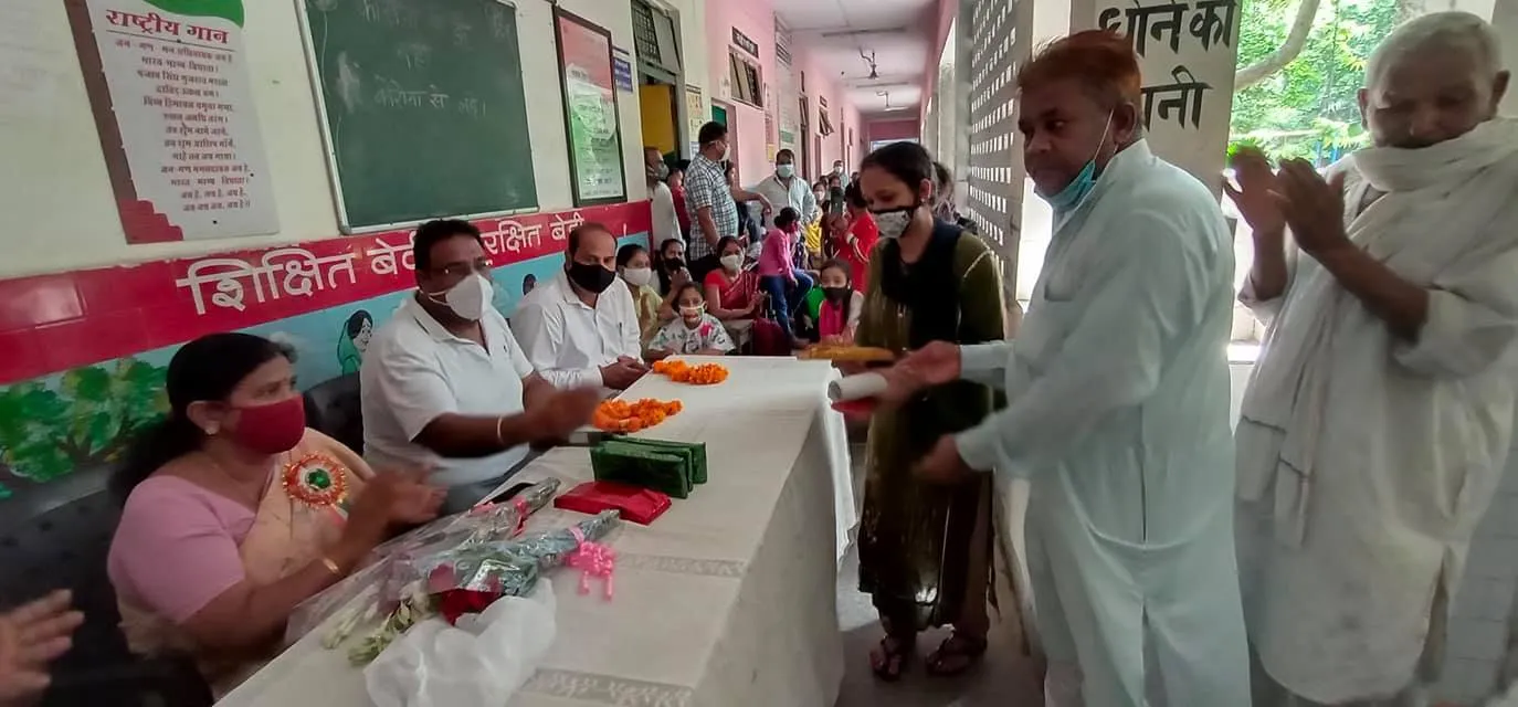 75वां स्वतंत्रता दिवस: सराय काले खां एसडीएमसी प्राइमरी स्कूल में ध्वजारोहण — तस्वीर 24 में से 29