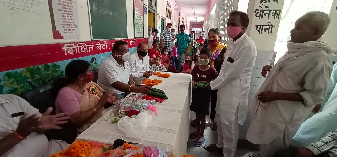 75वां स्वतंत्रता दिवस: सराय काले खां एसडीएमसी प्राइमरी स्कूल में ध्वजारोहण — तस्वीर 25 में से 29