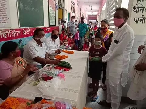 75वां स्वतंत्रता दिवस: सराय काले खां एसडीएमसी प्राइमरी स्कूल में ध्वजारोहण — 25