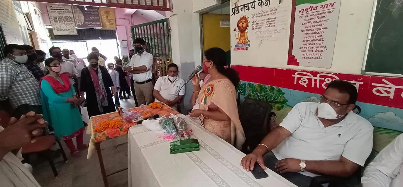 75वां स्वतंत्रता दिवस: सराय काले खां एसडीएमसी प्राइमरी स्कूल में ध्वजारोहण — तस्वीर 29 में से 29