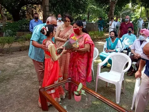 75वां स्वतंत्रता दिवस: सिद्धार्थ एनक्लेव सेंट्रल पार्क में ध्वजारोहण — 7