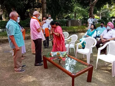 75वां स्वतंत्रता दिवस: सिद्धार्थ एनक्लेव सेंट्रल पार्क में ध्वजारोहण — 11
