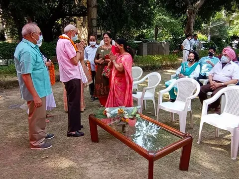 75वां स्वतंत्रता दिवस: सिद्धार्थ एनक्लेव सेंट्रल पार्क में ध्वजारोहण — 12
