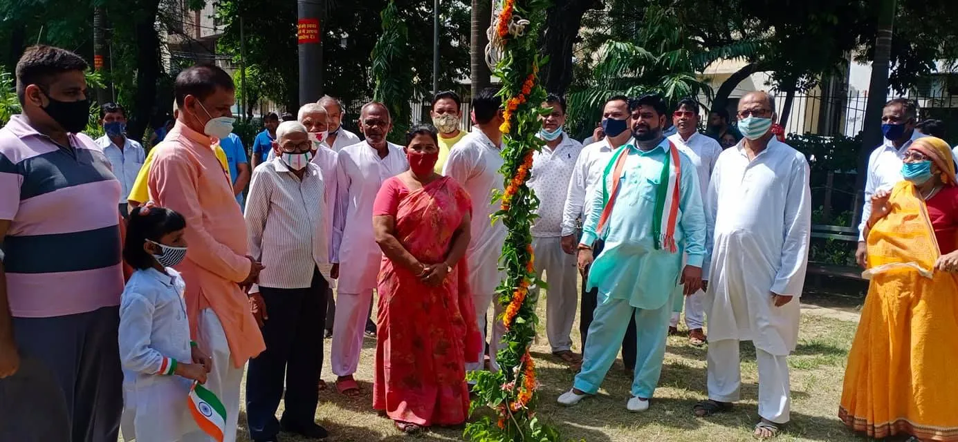 75वां स्वतंत्रता दिवस: राजेश वाले पार्क में ध्वजारोहण — तस्वीर 1 में से 12