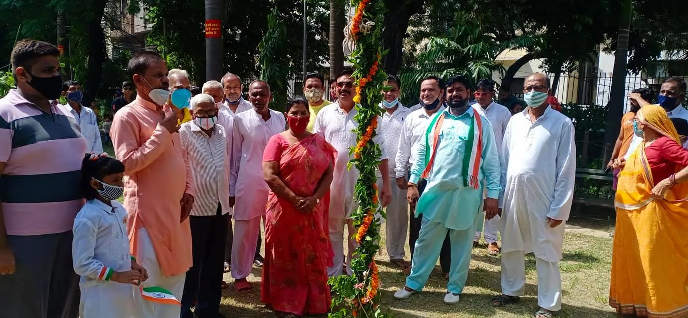 75वां स्वतंत्रता दिवस: राजेश वाले पार्क में ध्वजारोहण — तस्वीर 2 में से 12