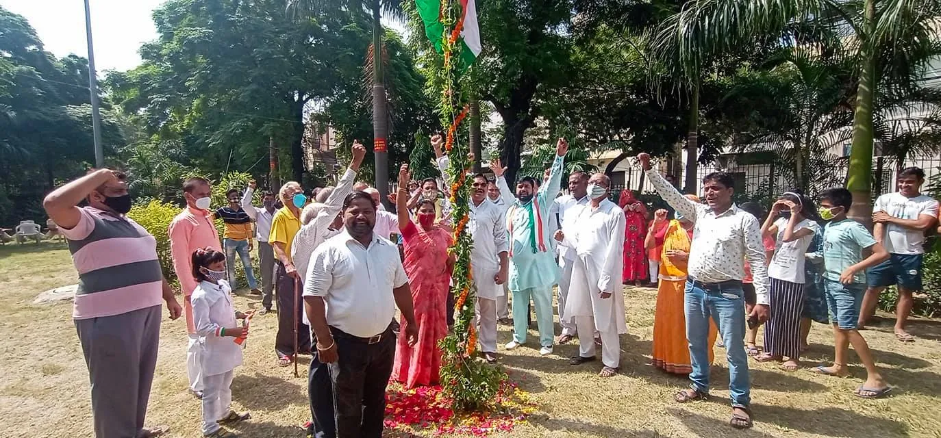 75वां स्वतंत्रता दिवस: राजेश वाले पार्क में ध्वजारोहण — तस्वीर 6 में से 12