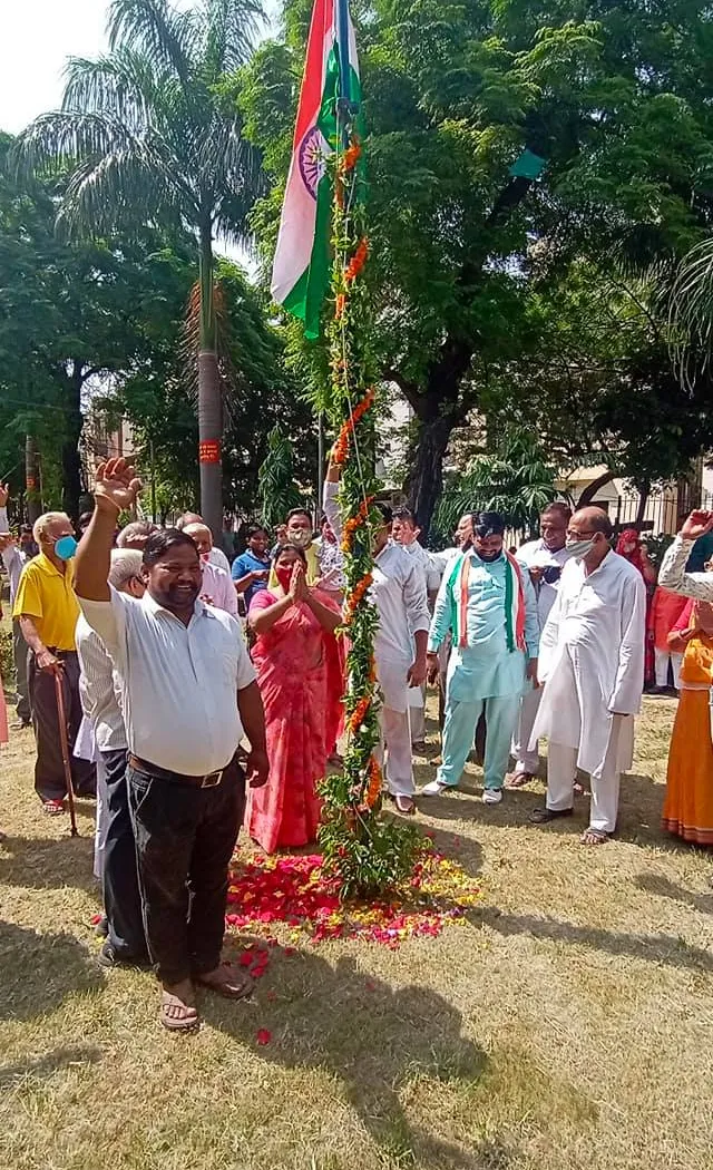 75वां स्वतंत्रता दिवस: राजेश वाले पार्क में ध्वजारोहण — तस्वीर 7 में से 12