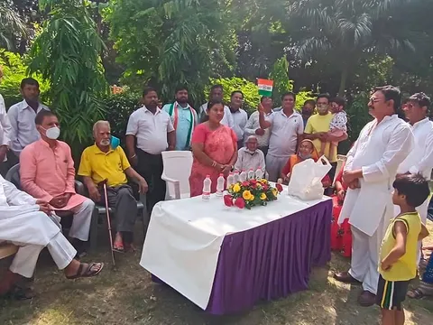 75वां स्वतंत्रता दिवस: राजेश वाले पार्क में ध्वजारोहण — 11