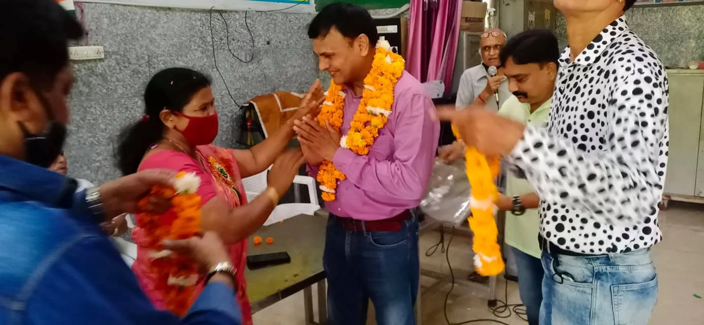 75वां स्वतंत्रता दिवस: सनलाइट कॉलोनी नं 2 हुकुम चंद पार्क में ध्वजारोहण — तस्वीर 1 में से 31