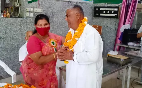 75वां स्वतंत्रता दिवस: सनलाइट कॉलोनी नं 2 हुकुम चंद पार्क में ध्वजारोहण