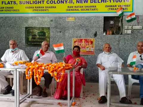 75वां स्वतंत्रता दिवस: सनलाइट कॉलोनी नं 2 हुकुम चंद पार्क में ध्वजारोहण — 3