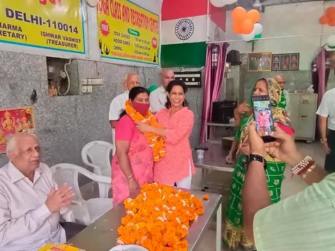 75वां स्वतंत्रता दिवस: सनलाइट कॉलोनी नं 2 हुकुम चंद पार्क में ध्वजारोहण — 15