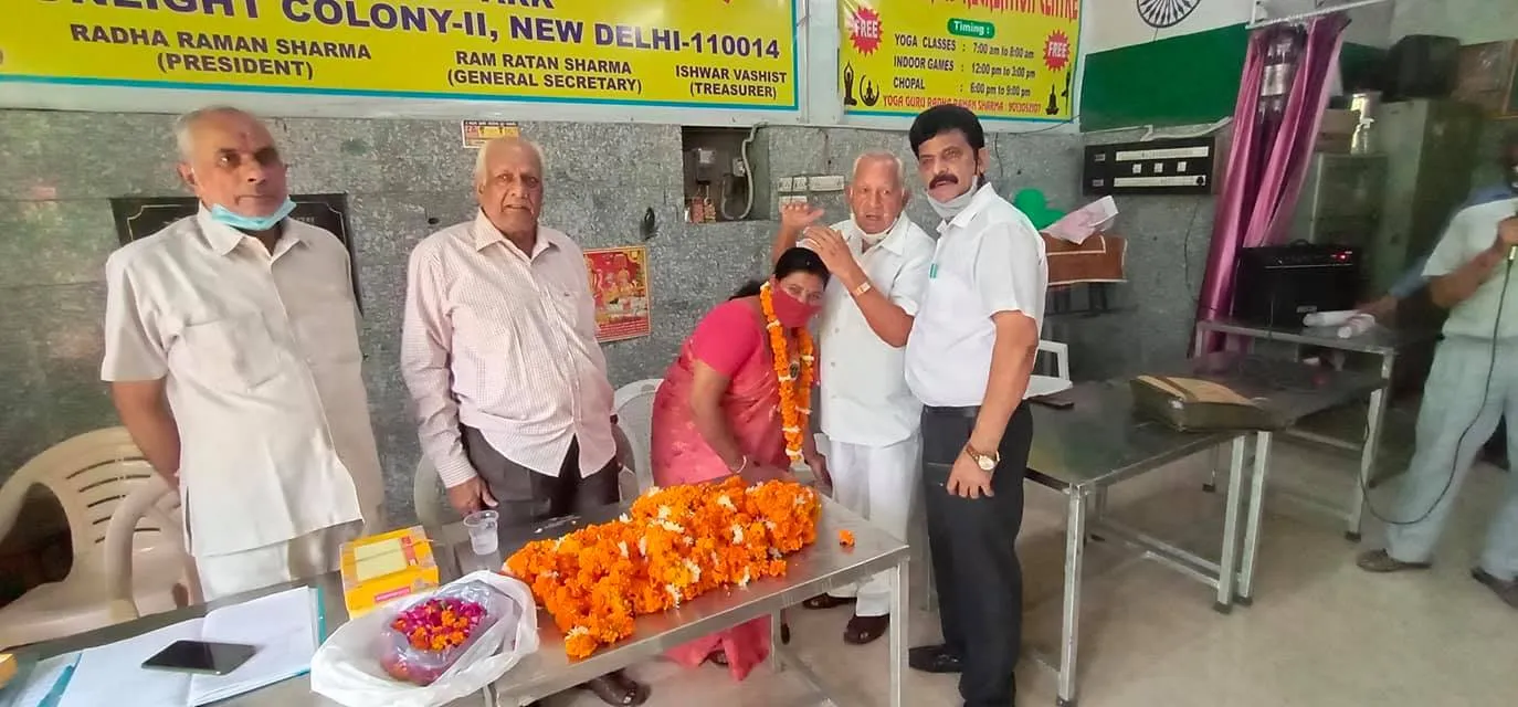 75वां स्वतंत्रता दिवस: सनलाइट कॉलोनी नं 2 हुकुम चंद पार्क में ध्वजारोहण — तस्वीर 19 में से 31
