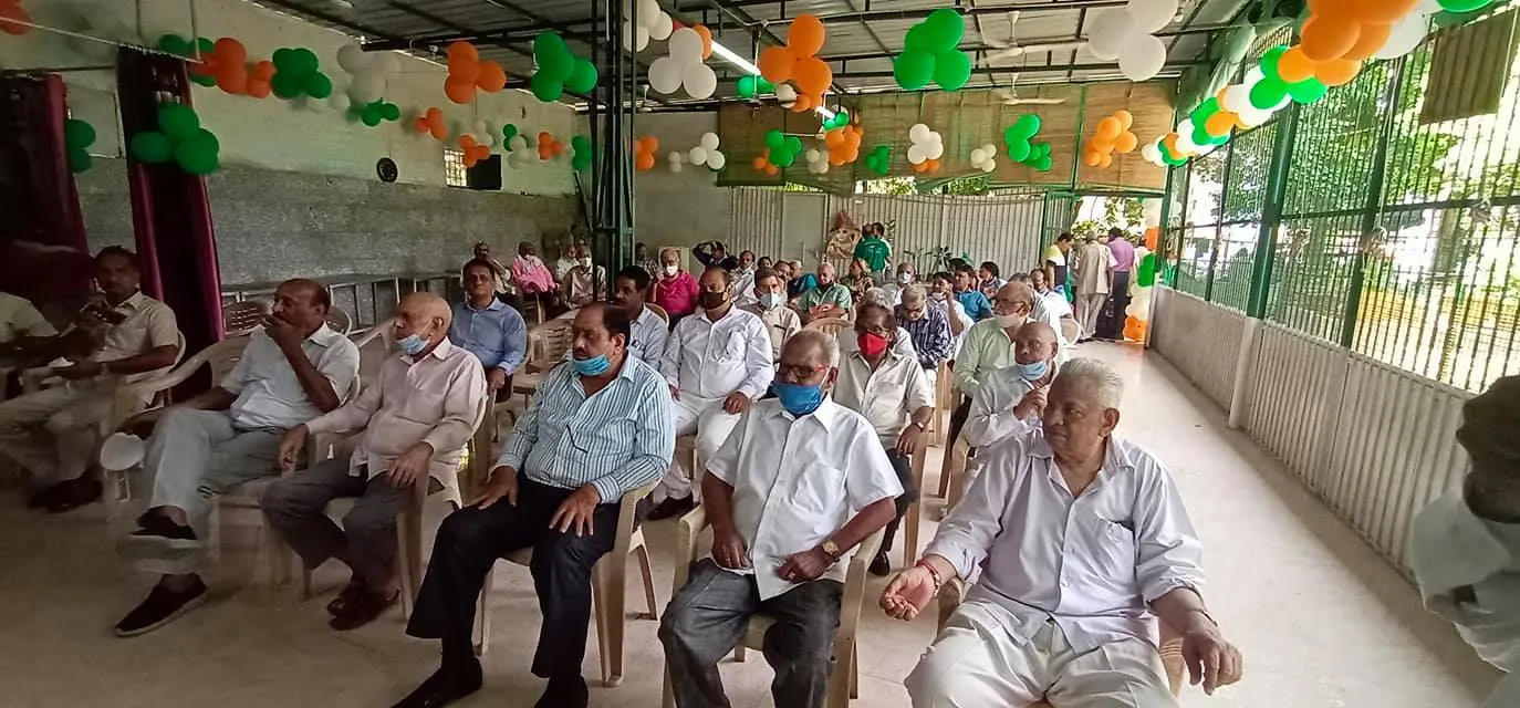 75वां स्वतंत्रता दिवस: सनलाइट कॉलोनी नं 2 हुकुम चंद पार्क में ध्वजारोहण — तस्वीर 20 में से 31