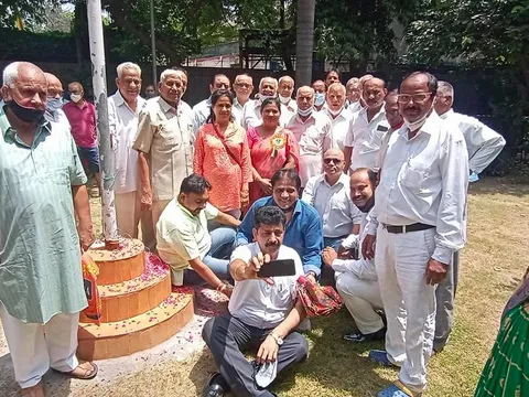 75वां स्वतंत्रता दिवस: सनलाइट कॉलोनी नं 2 हुकुम चंद पार्क में ध्वजारोहण — 26