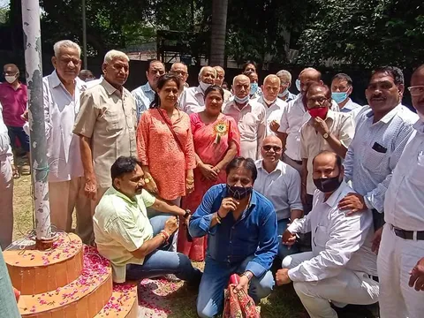 75वां स्वतंत्रता दिवस: सनलाइट कॉलोनी नं 2 हुकुम चंद पार्क में ध्वजारोहण — 27