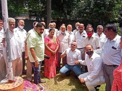 75वां स्वतंत्रता दिवस: सनलाइट कॉलोनी नं 2 हुकुम चंद पार्क में ध्वजारोहण — 28