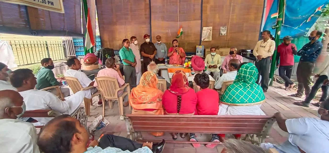 75वां स्वतंत्रता दिवस: जीवन नगर सीनियर सिटीजन पार्क में ध्वजारोहण — तस्वीर 1 में से 13