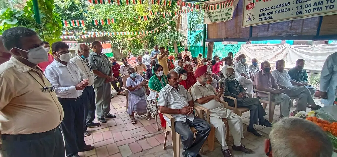 75वां स्वतंत्रता दिवस: जीवन नगर सीनियर सिटीजन पार्क में ध्वजारोहण — तस्वीर 2 में से 13
