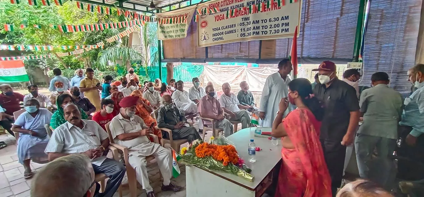 75वां स्वतंत्रता दिवस: जीवन नगर सीनियर सिटीजन पार्क में ध्वजारोहण — तस्वीर 3 में से 13