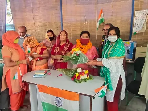 75वां स्वतंत्रता दिवस: जीवन नगर सीनियर सिटीजन पार्क में ध्वजारोहण — 4