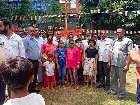 75वां स्वतंत्रता दिवस: जीवन नगर सीनियर सिटीजन पार्क में ध्वजारोहण — 10