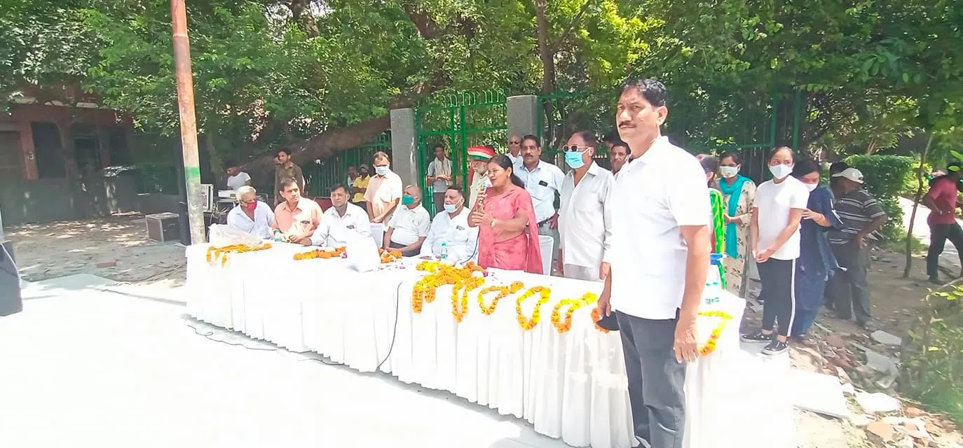 75वां स्वतंत्रता दिवस: अंबेडकर पार्क में ध्वजारोहण — तस्वीर 1 में से 15