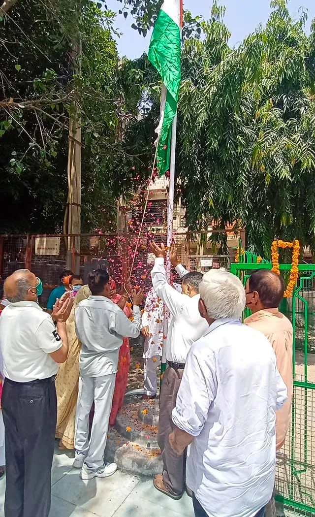 75वां स्वतंत्रता दिवस: अंबेडकर पार्क में ध्वजारोहण — तस्वीर 5 में से 15