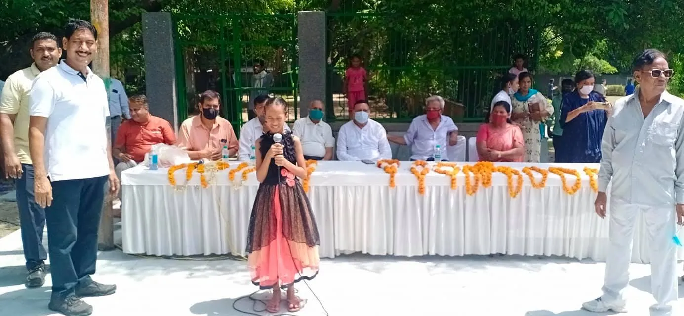 75वां स्वतंत्रता दिवस: अंबेडकर पार्क में ध्वजारोहण — तस्वीर 7 में से 15