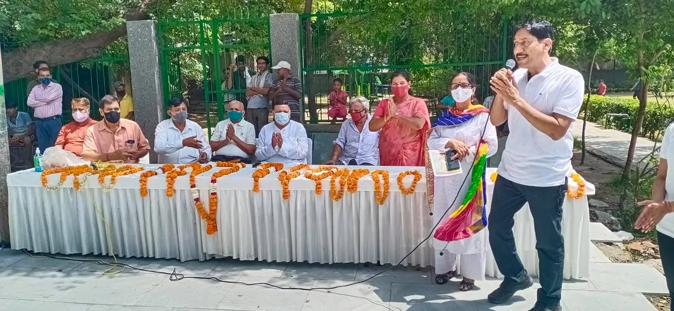 75वां स्वतंत्रता दिवस: अंबेडकर पार्क में ध्वजारोहण — तस्वीर 12 में से 15