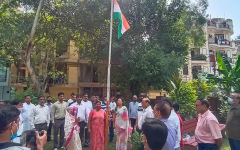75वां स्वतंत्रता दिवस: लॉर्ड बुद्धा पार्क (सिद्धार्थ नगर अंडरपास) में ध्वजारोहण