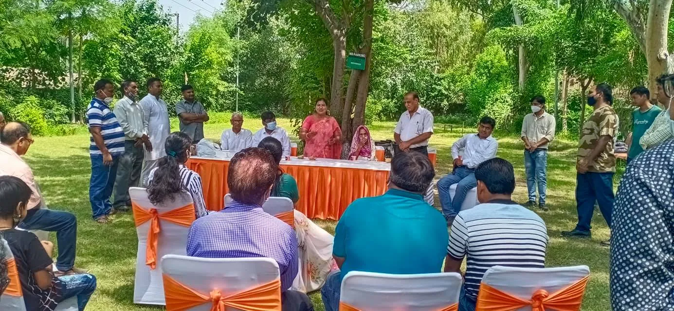 75वां स्वतंत्रता दिवस: लॉर्ड बुद्धा पार्क (सिद्धार्थ नगर अंडरपास) में ध्वजारोहण — तस्वीर 10 में से 12