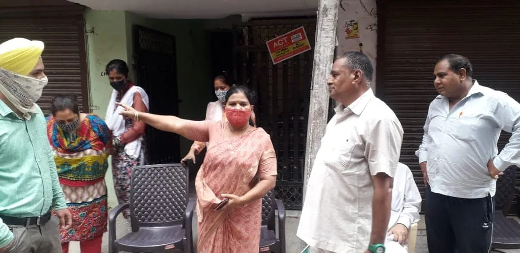 किलोकरी मस्जिद के पास आरडब्ल्यूए संग सुबह निरीक्षण — तस्वीर 3 में से 6
