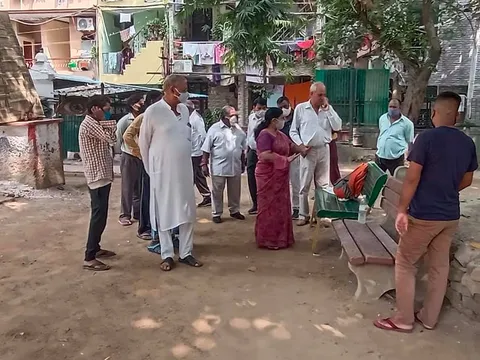 किलोकरी मद्रासी कैंप पार्क का आरडब्ल्यूए संग सुबह निरीक्षण — 6