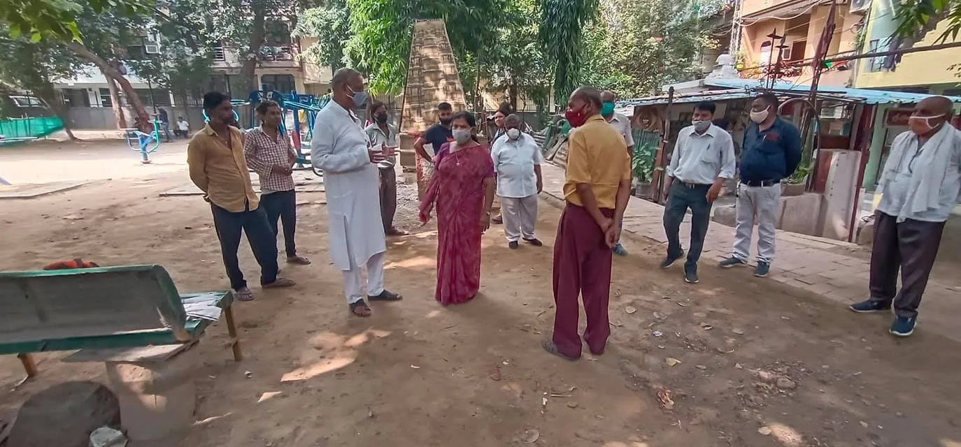 किलोकरी मद्रासी कैंप पार्क का आरडब्ल्यूए संग सुबह निरीक्षण — तस्वीर 8 में से 13