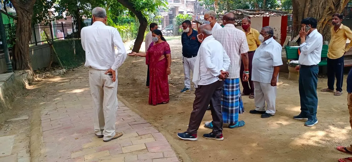 किलोकरी मद्रासी कैंप पार्क का आरडब्ल्यूए संग सुबह निरीक्षण — तस्वीर 10 में से 13