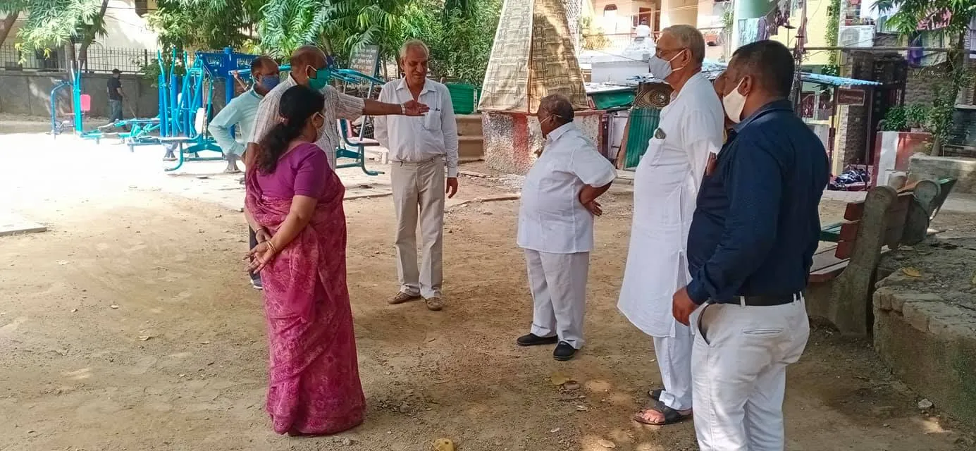 किलोकरी मद्रासी कैंप पार्क का आरडब्ल्यूए संग सुबह निरीक्षण — तस्वीर 13 में से 13