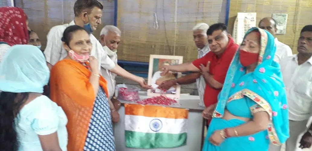 जीवन नगर में राजीव गांधी जी की जयंती पर वृक्षारोपण — तस्वीर 6 में से 12