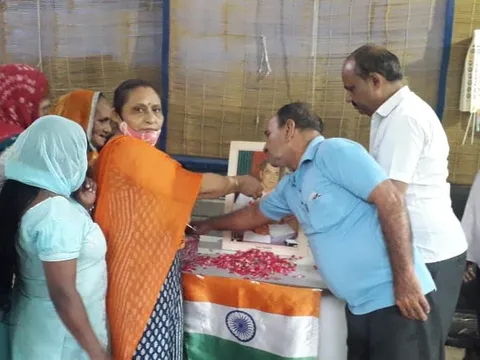 जीवन नगर में राजीव गांधी जी की जयंती पर वृक्षारोपण — 7