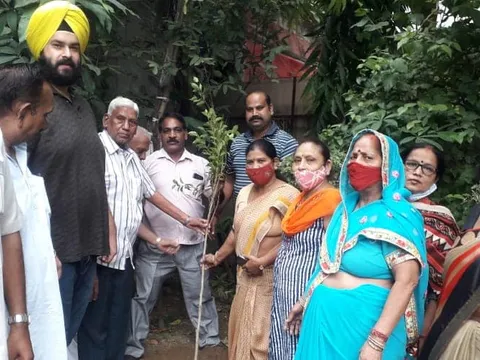 जीवन नगर में राजीव गांधी जी की जयंती पर वृक्षारोपण — 9