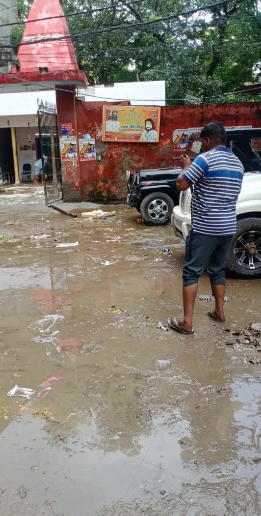 भारी बारिश के बाद जलभराव पर तत्काल कार्रवाई — तस्वीर 7 में से 15