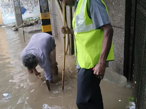 भारी बारिश के बाद जलभराव पर तत्काल कार्रवाई — 11