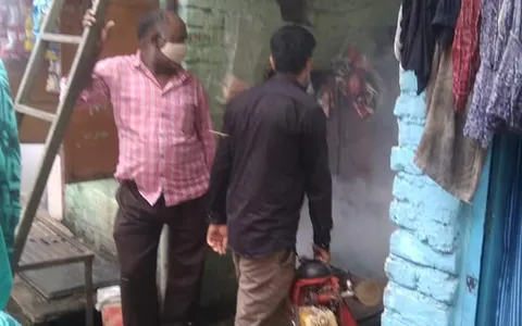 आई जी कैंप 2 में एंटी मलेरिया फॉगिंग