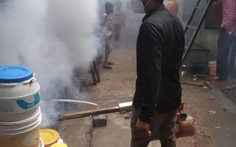 आई जी कैंप 2 में एंटी मलेरिया फॉगिंग