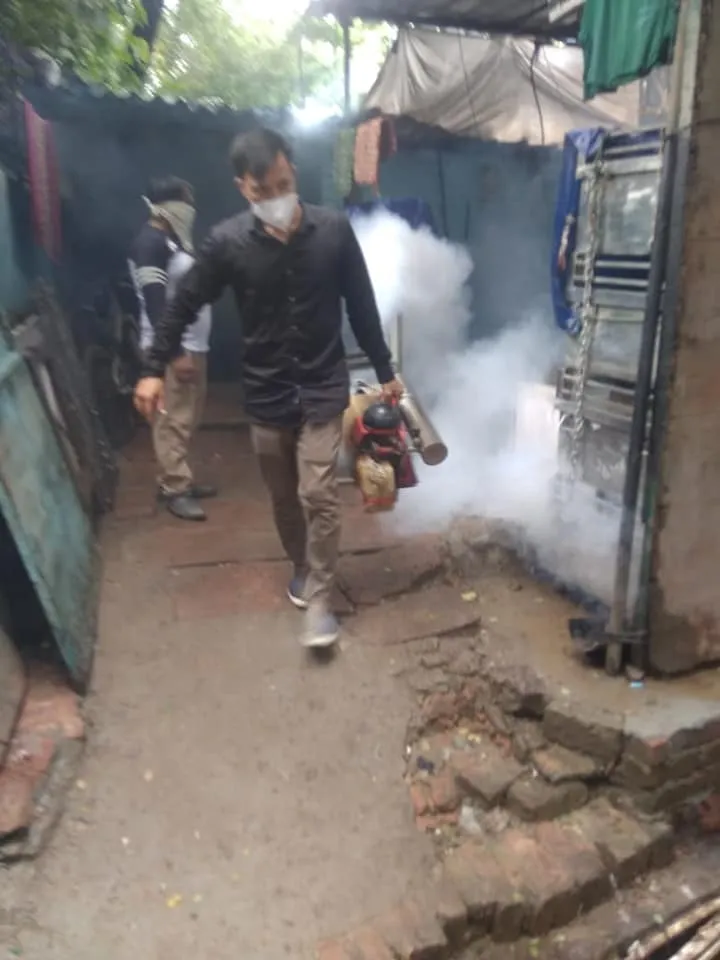 आई जी कैंप 2 में एंटी मलेरिया फॉगिंग — तस्वीर 7 में से 9